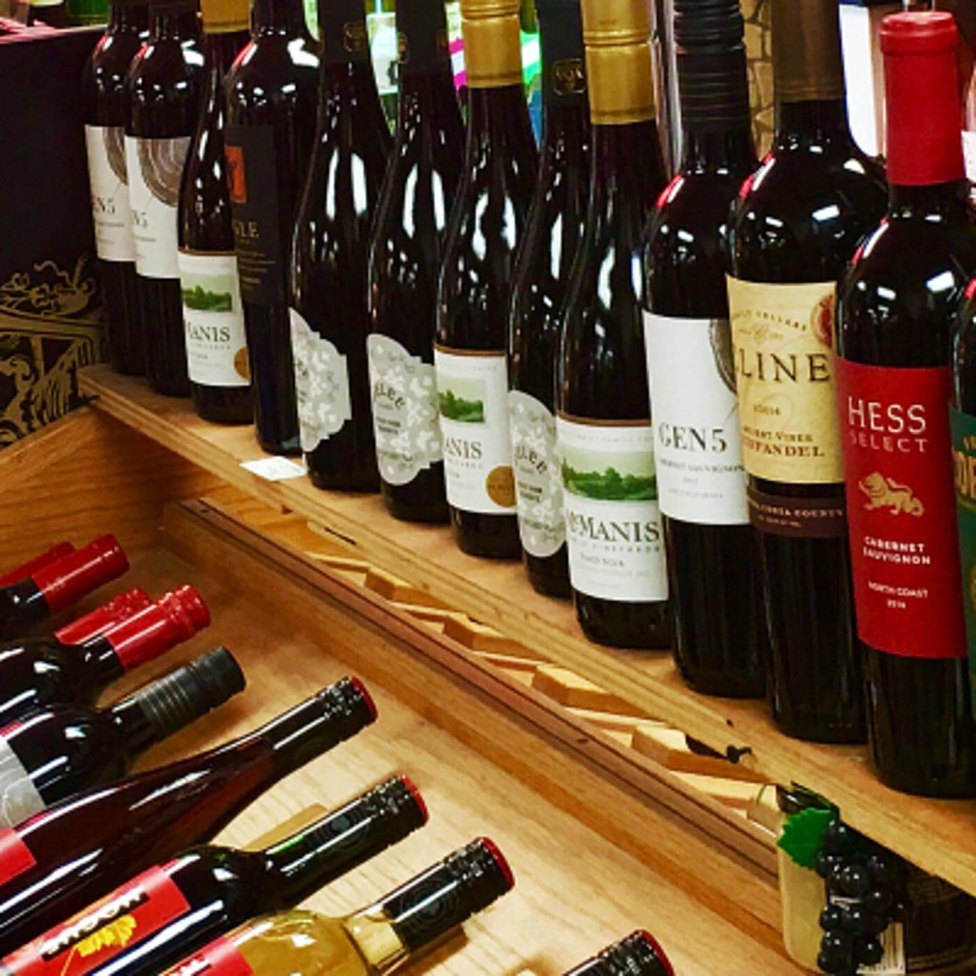 Calabria Market & Wine Store (Wine Store) (139 Scurfield Boulevard