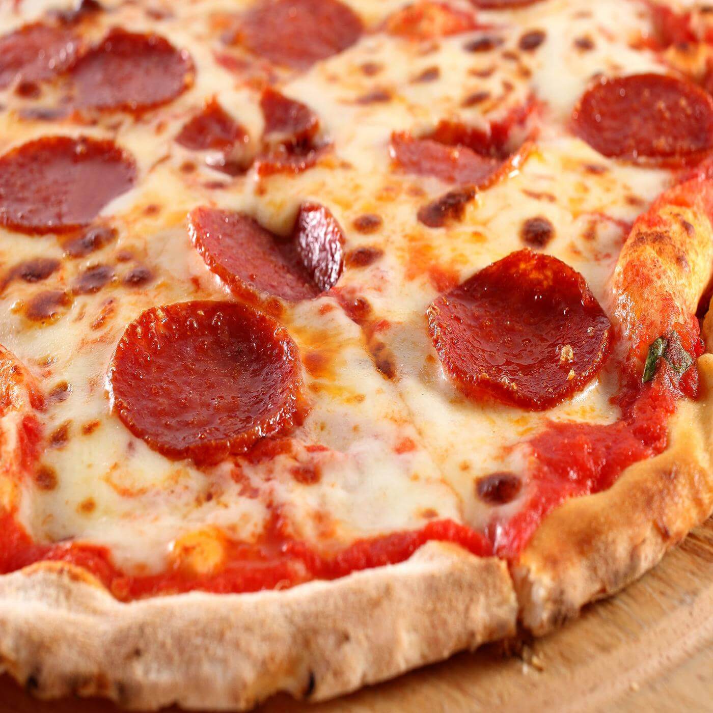 Plaza Pizza & Wings (90 Wellington St N, Hamilton, ON L8R 1N1, Canada